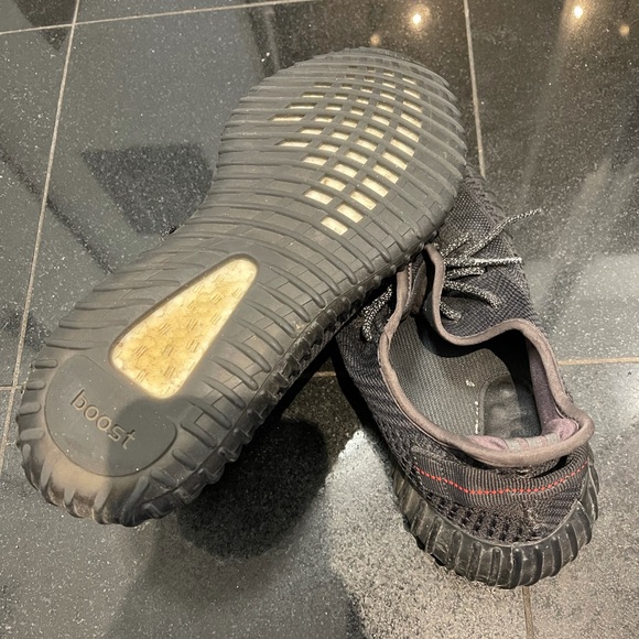 YEEZY BOOST 350 V2 \'BLACK NON-REFLECTIVE\' SZ 10 main image 4